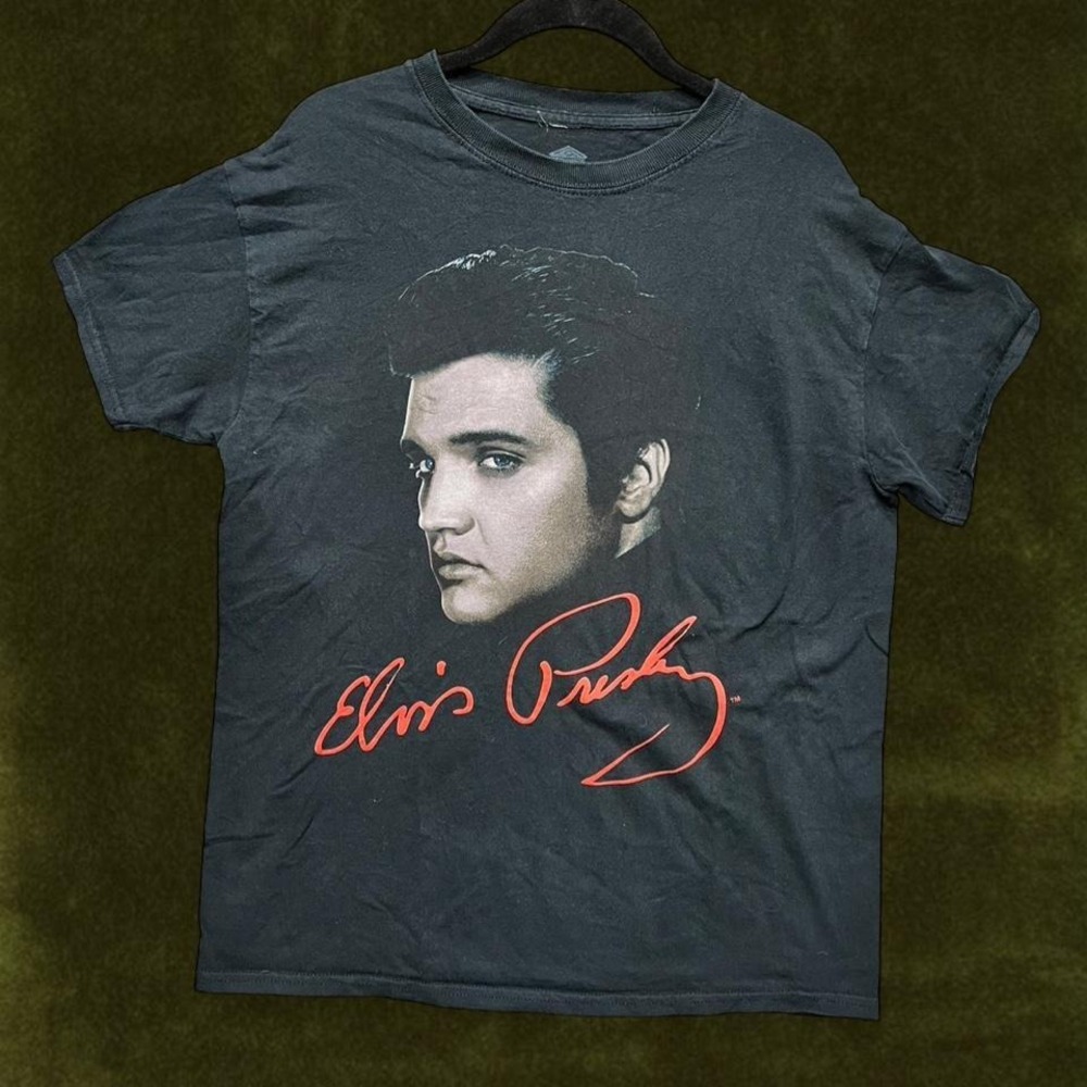 Elvis Presley Graceland Portrait Graphic Tee - Modern Large